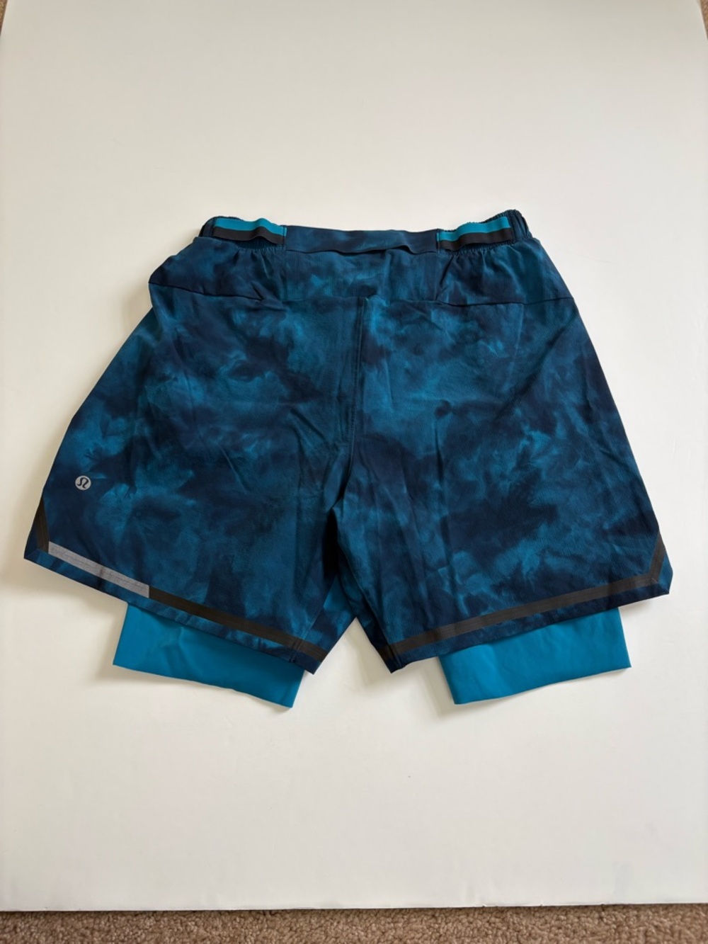 Lululemon Surge Short Lined 6” Blue Dye Print Size Medium - Picture 2 of 8